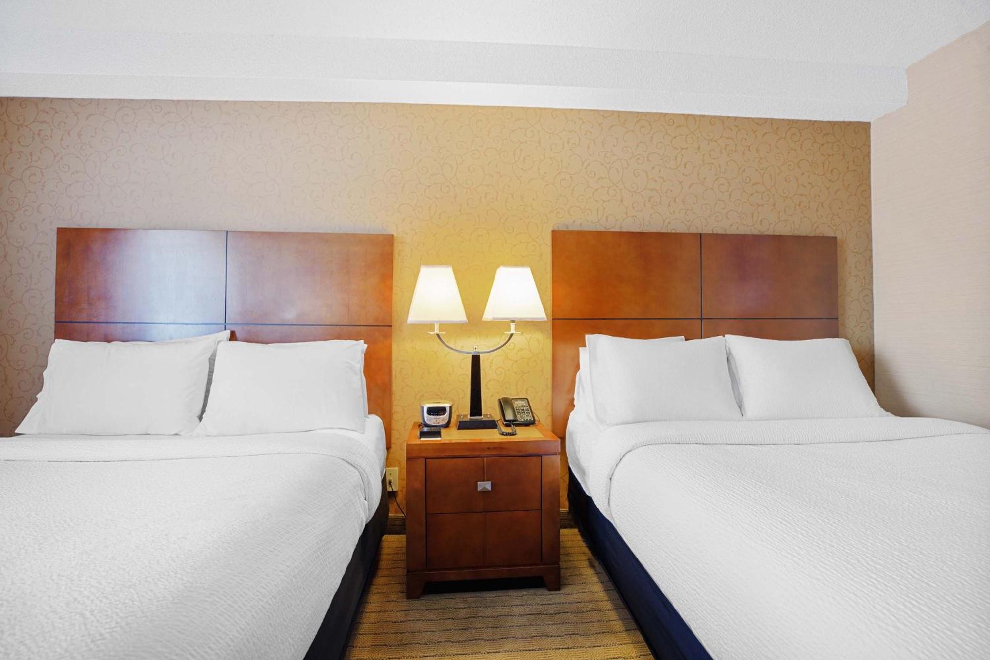 Sandman Hotel & Suites London Downtown מראה חיצוני תמונה